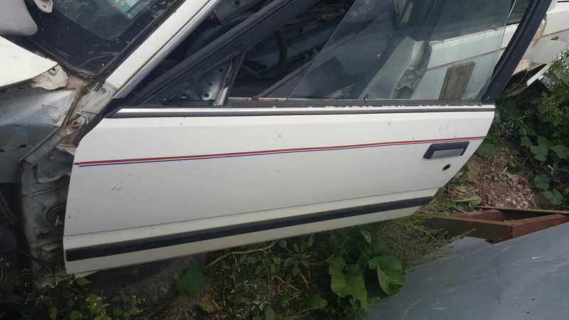 Ручка дверей зовнішня Nissan Bluebird  1988 хетчбек 2.0 Бензин 