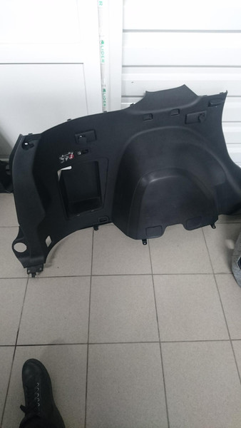 Панель пластиковая левая под сабвуфер rockford Mitsubishi Outlander XL  2009 2.0 Дизель Киев