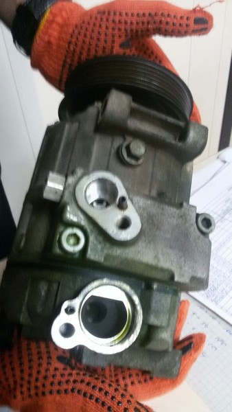 Компресор кондиціонера 1K0820803N   Seat Leon, Skoda Octavia, Volkswagen Caddy, Volkswagen Golf, Volkswagen Jetta, Volkswagen Passat