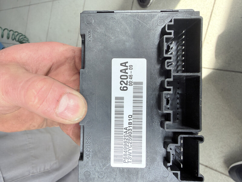 P68499620aa это модуль управления раздаткой Jeep Grand Cherokee  2021 3.6 Бензин Лозова