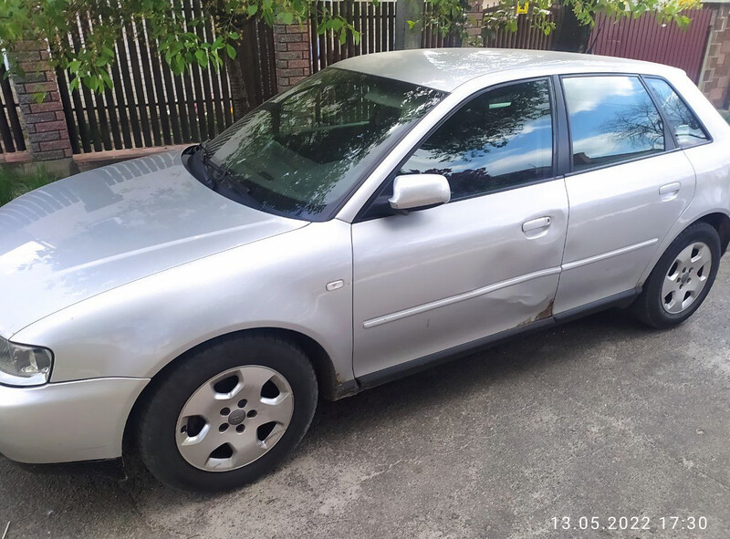 Двери передние Audi A4 хэтчбек 2004 г.  2.0 л дизель Ровно