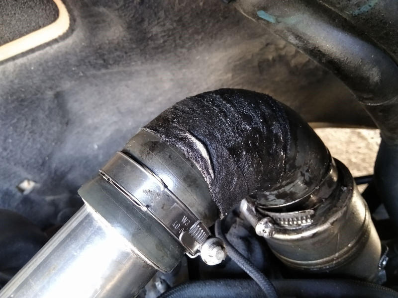 Патрубок интеркулера MANC00116-01B   Opel Movano