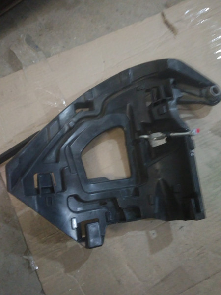 Крепление фары передней левой Volkswagen Beetle  2014 хетчбек 1.5 Бензин 