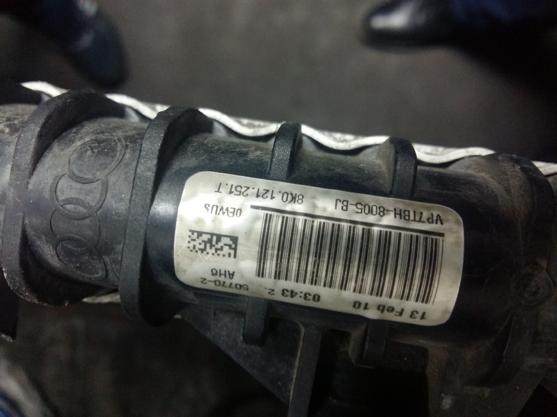 Радиатор Audi A4 B8  2010 2.0 Бензин Киев