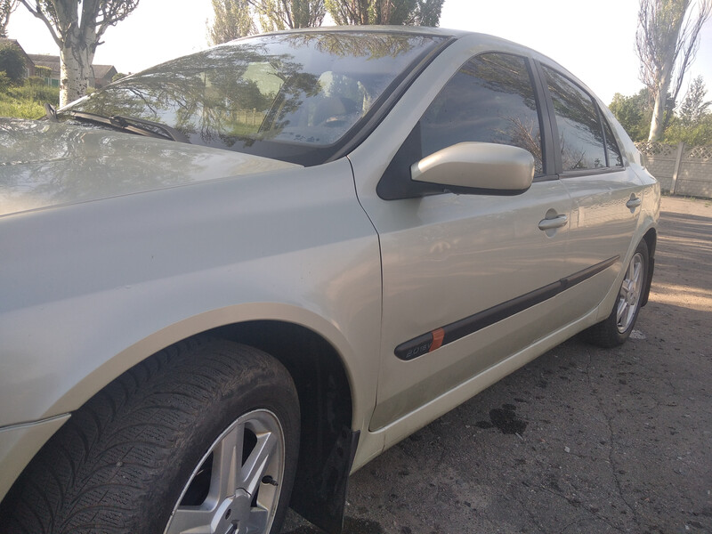 Крыло переднее левое Renault Laguna 2 хэтчбек 2002 г.  2.0 л бензин Бахмут