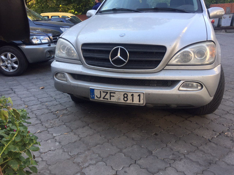 Бампер передний Mercedes M-Class 163 универсал 2001 г.  2.7 л дизель Днепр
