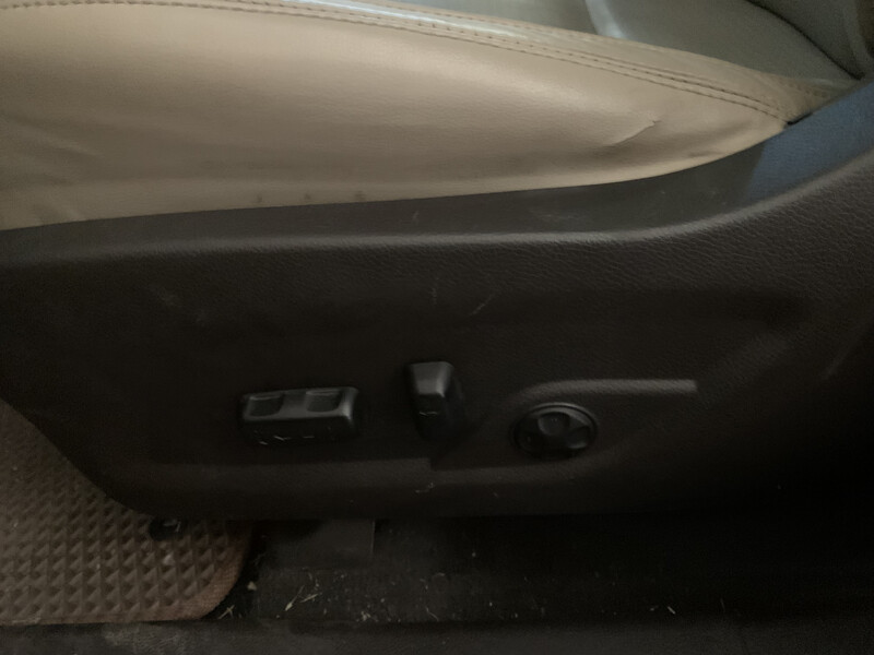 Пластик водительского сиденья левая и передняя Hyundai Santa FE  2012 2.0 Бензин Марганец