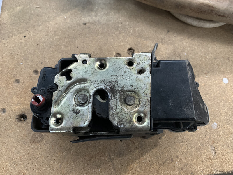 Замок дверей задніх лівих Citroen Xsara Picasso  2005 хетчбек 2.0 Дизель Хмельницький