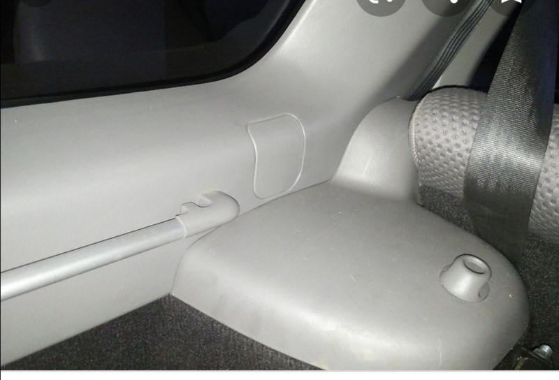 Заглушки шторки багажника Subaru Forester SG  2007 універсал 2.0 Бензин 