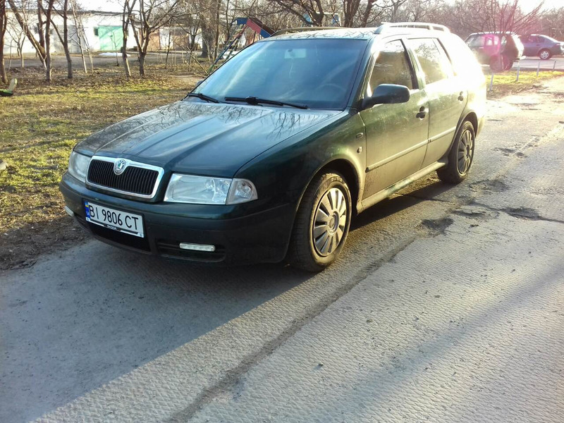 Крылья передние Skoda Octavia  2002 универсал 1.9 Дизель Харьков