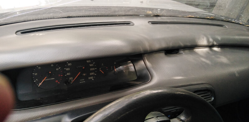 Рамка панели приборов Mazda 626 хетчбек 1994 р.  1.8 л бензин Київ