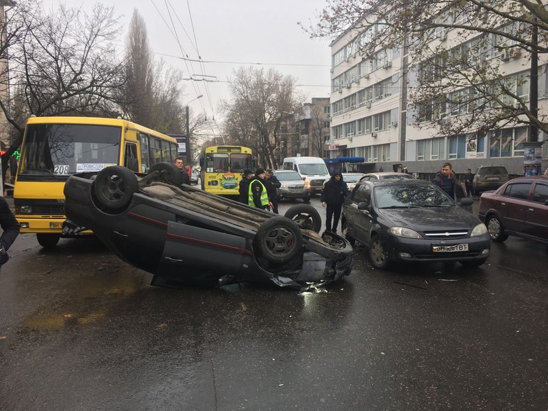 Капот, крыло переднее левое Mitsubishi Lancer 9 2005 г.  2.0 л бензин Ровно