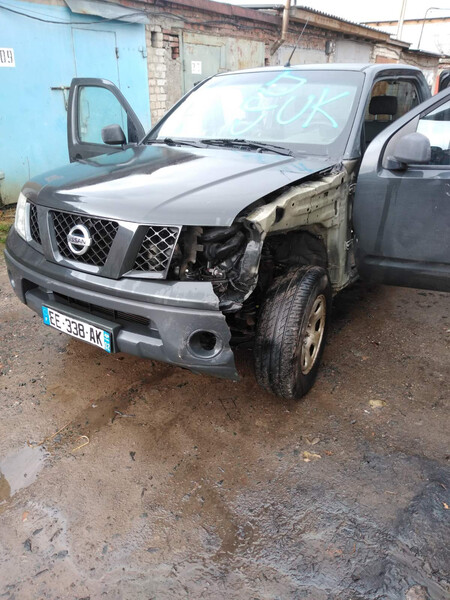 Фара передняя Nissan Navara 2006 г.  2.5 л дизель Ровно