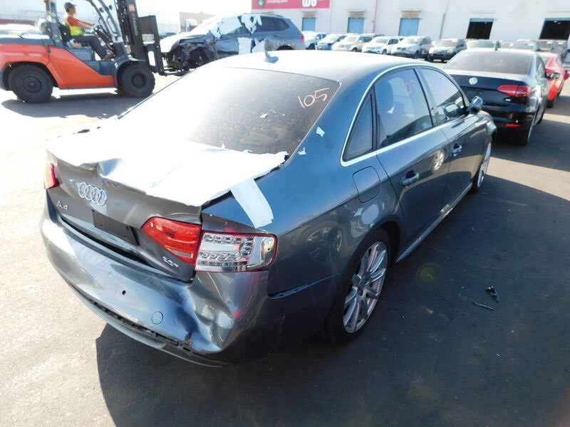 Стоп в правое крыло Audi A4 B8 2011 г.  2.0 л бензин Киев