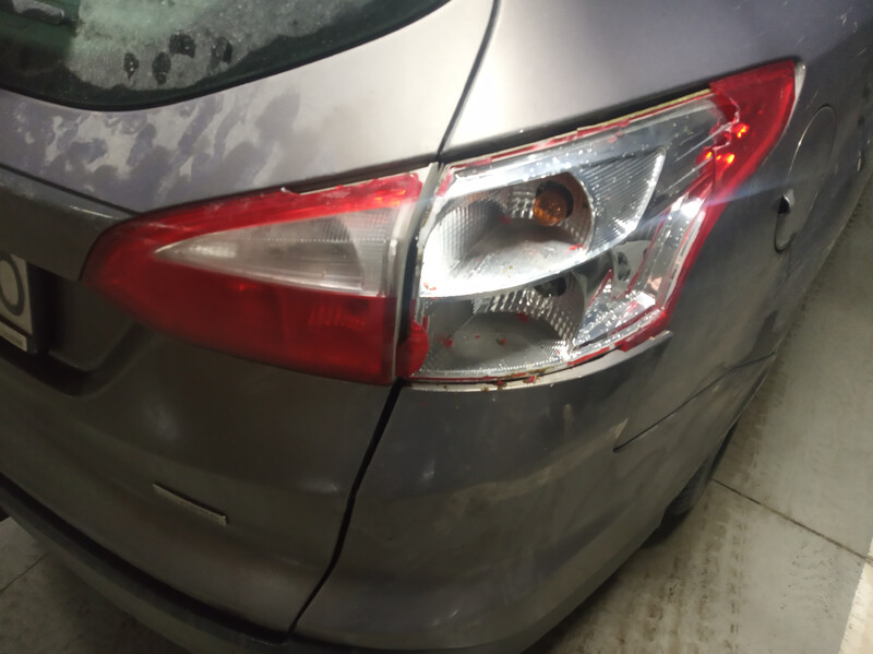 Задний фонарь правый Ford Focus  2011 универсал 1.6 Дизель 