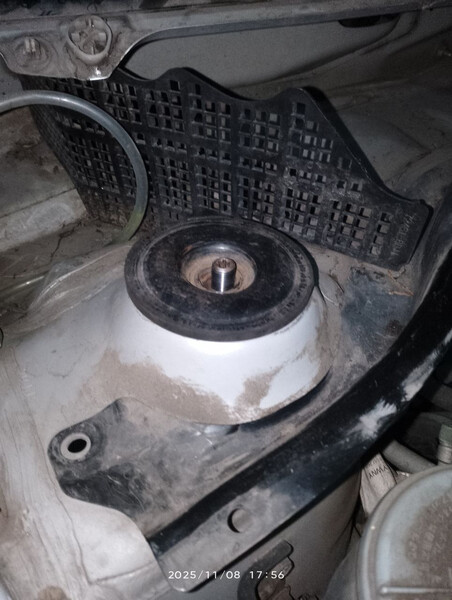 Верхня шайба/тарілка передньої стойки Suzuki SX4  2011 хетчбек 2.0 Бензин 