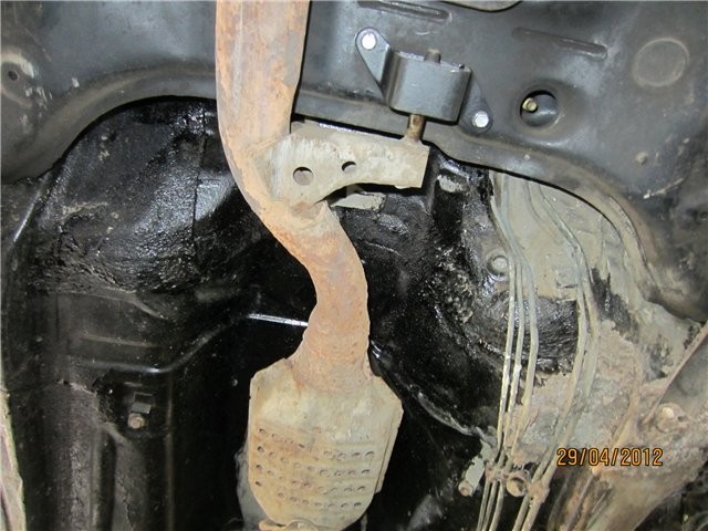 Кронштейн глушителя Toyota Carina E  1995 1.8 Бензин Полтава