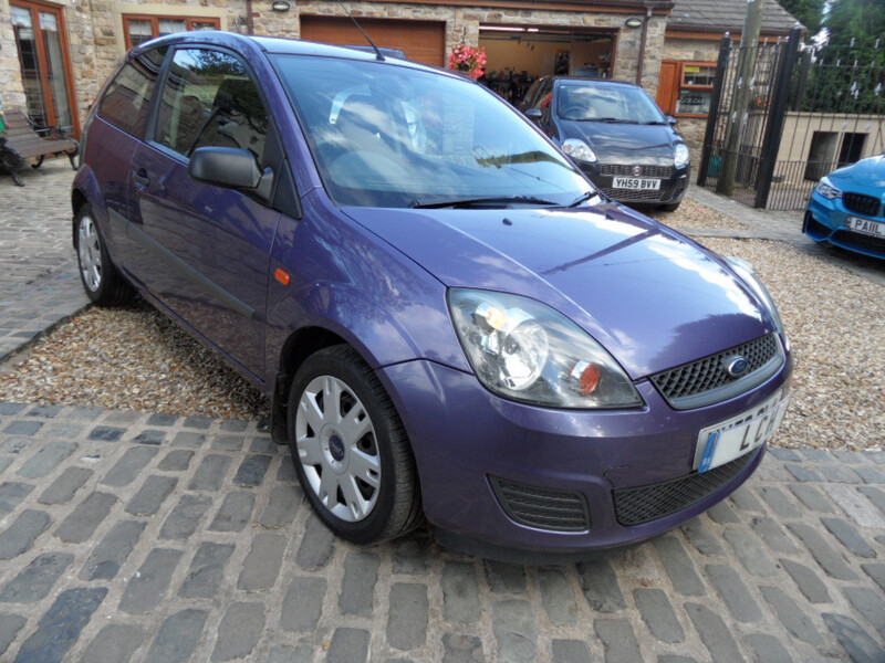 Крыло переднее правое amethyst (metallic) Ford Fiesta MK6  2007 1.4 Дизель Киев
