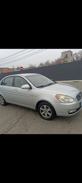 Бампер передний Hyundai Accent  2008 1.6 Бензин Киев