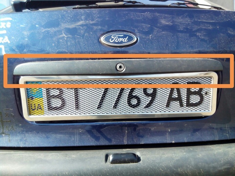 Крышка багажника рамка номера Ford Escort  1994 хэтчбек 1.4 Бензин Берислав
