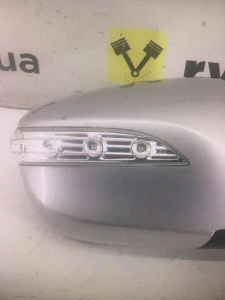 Повторювач повороту Hyundai ix35  2013 2.0 Бензин 