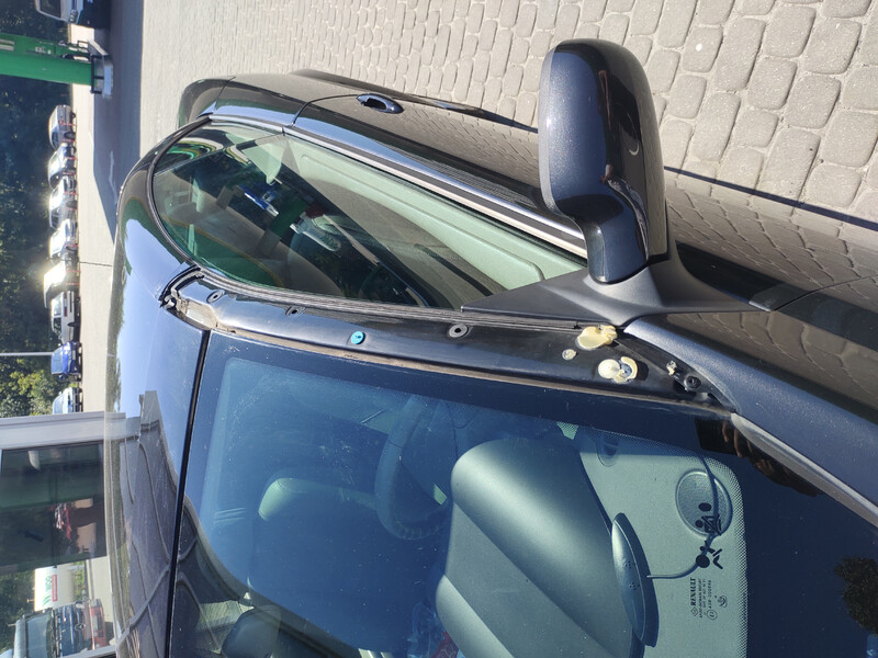 Накладка на стойку лобового стекла Renault Megane 2  2005 2.0 Бензин 