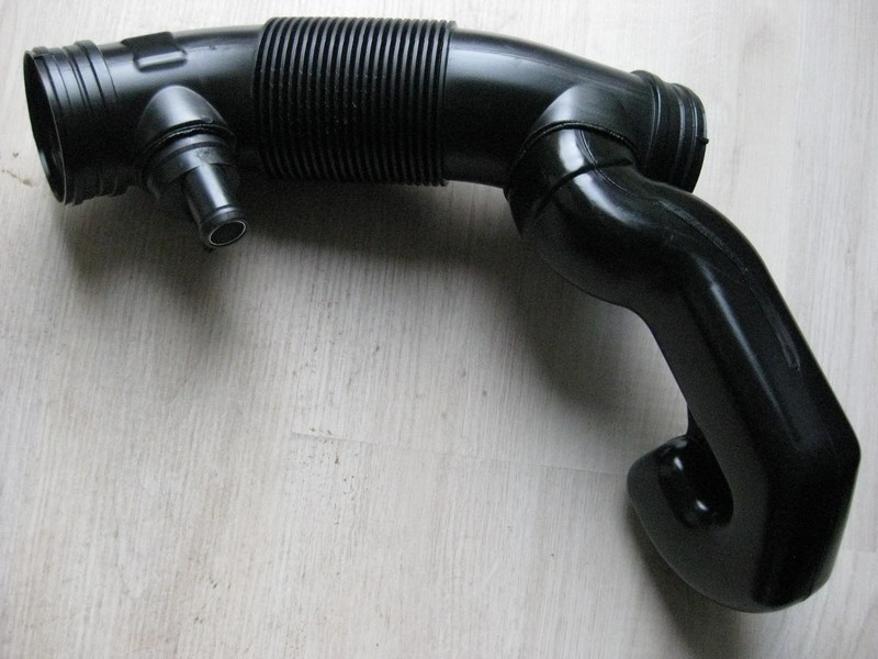 Воздушный патрубок 1J0129684L   Audi A3, Skoda Octavia, Skoda Octavia Tour, Volkswagen Bora, Volkswagen Golf