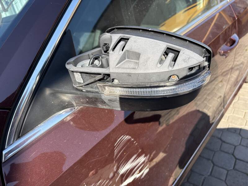 Кришка дзеркала водійського Volkswagen Passat B7  2013 2.0 Дизель Луцк