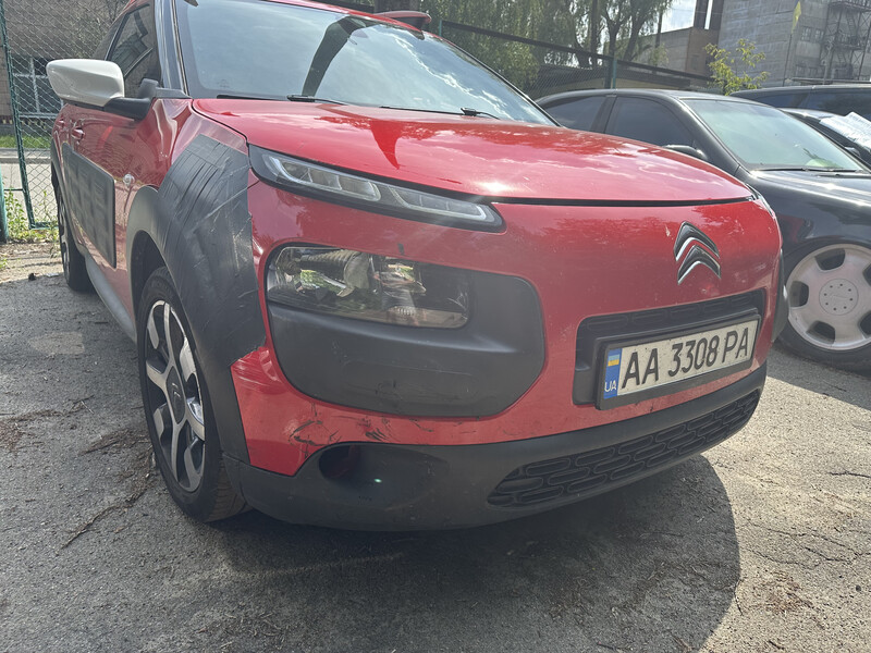 Губа переднего бампера Citroen C4 Cactus  2016 универсал 1.6 Дизель Киев