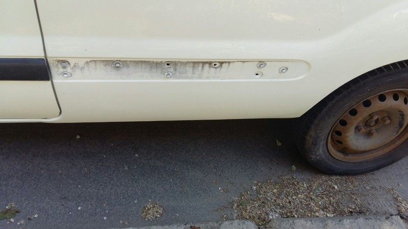 Молдинг на правый бок, и кулису передач Renault Kangoo  2001 1.9 Дизель Харьков