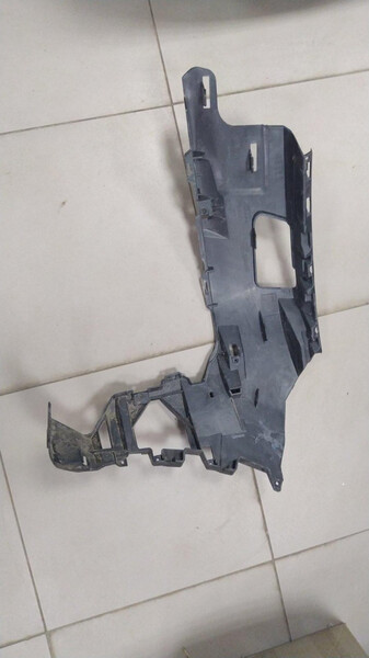 Кронштейн переднего бампера левый Audi Q7 2018 г.  2.0 л бензин Запорожье