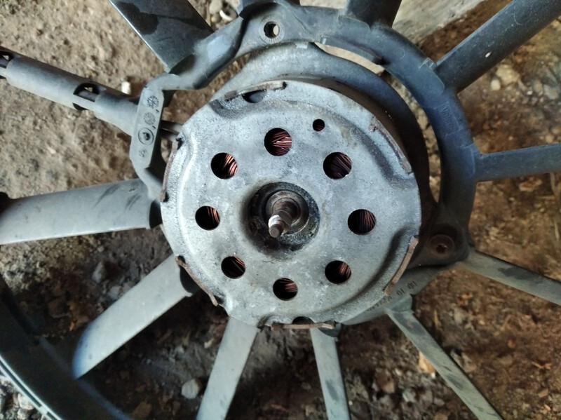 Вентилятор радиатора Peugeot 307  2006 универсал 1.6 Дизель 