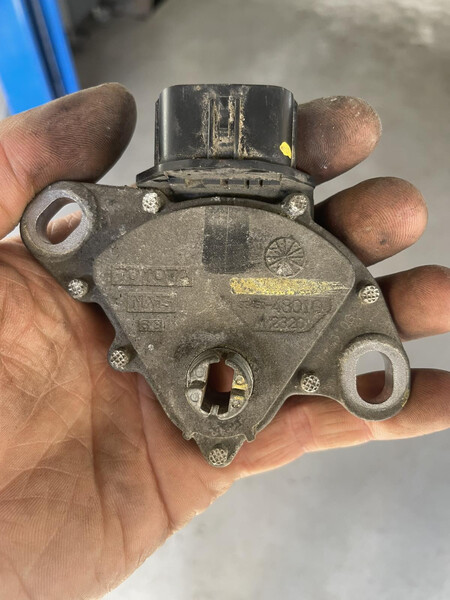 Актуатор перемикання передач Lexus ES  2014 2.5 Бензин 