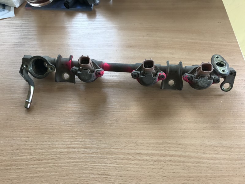 Форсунки с планкой Nissan Serena  1998 1.6 Бензин Одесса