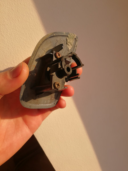 Розпилювач омивача фари Subaru Forester SG  2007 універсал 2.0 Бензин 