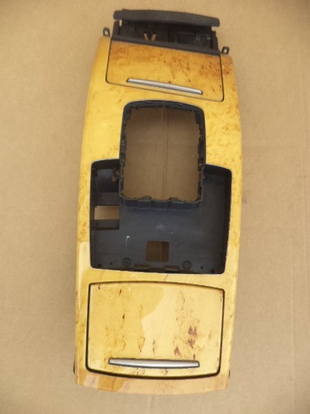 Центральная консоль Audi A6 C6  2007 универсал 3.0 Дизель Луцк