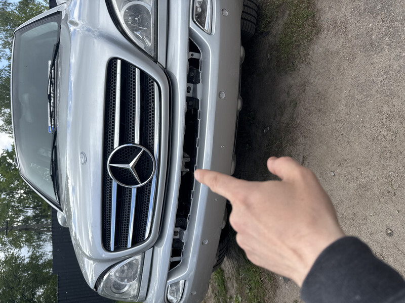Решетка бампера переднего Mercedes M-Class Ml 2002 г.  4.0 л дизель Чернигов
