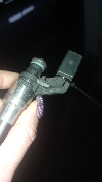 Форсунка інжектора 03C906036A   Skoda Octavia A5, Volkswagen Golf, Volkswagen Jetta, Volkswagen Passat, Volkswagen Touran