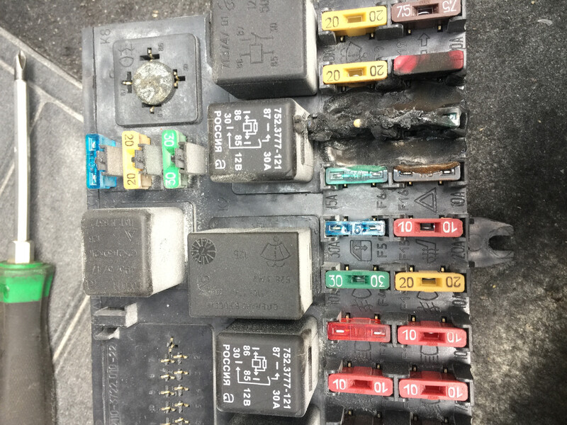 Блок предохранителей Chevrolet Niva 2009 г.  1.8 л бензин Вышгород