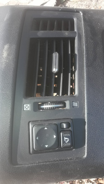 Воздуховод левый бес кнопки Infiniti FX 35  2007 хэтчбек 3.5 Бензин Киев