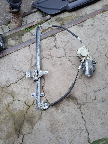 Стеклоподъемник левый Nissan Terrano II  1998 1.9 Бензин Хмельницкий