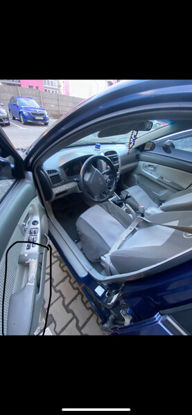 Накладка на двері передня ліва Kia Cerato  2007 2.0 Бензин 