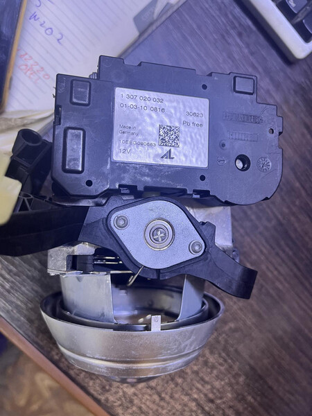 Коректор фар 1 307 020 032   Mercedes S-Class