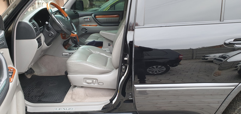 Ущільнювач задніх дверей Lexus LX  2004 4.7 Бензин Запоріжжя