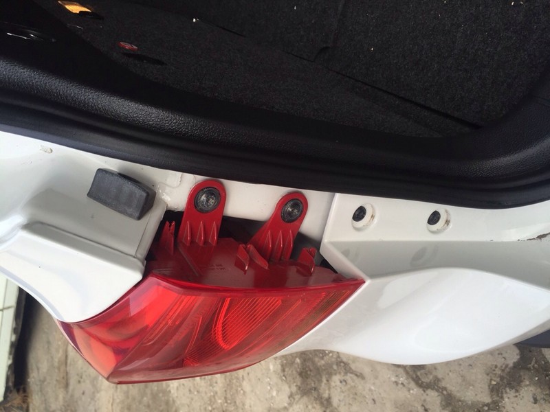 Крышка стопа Volkswagen Tiguan 2012 р.  2.0 л дизель Одеса